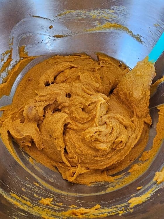 The peanut butter and pumpkin puree mixed.